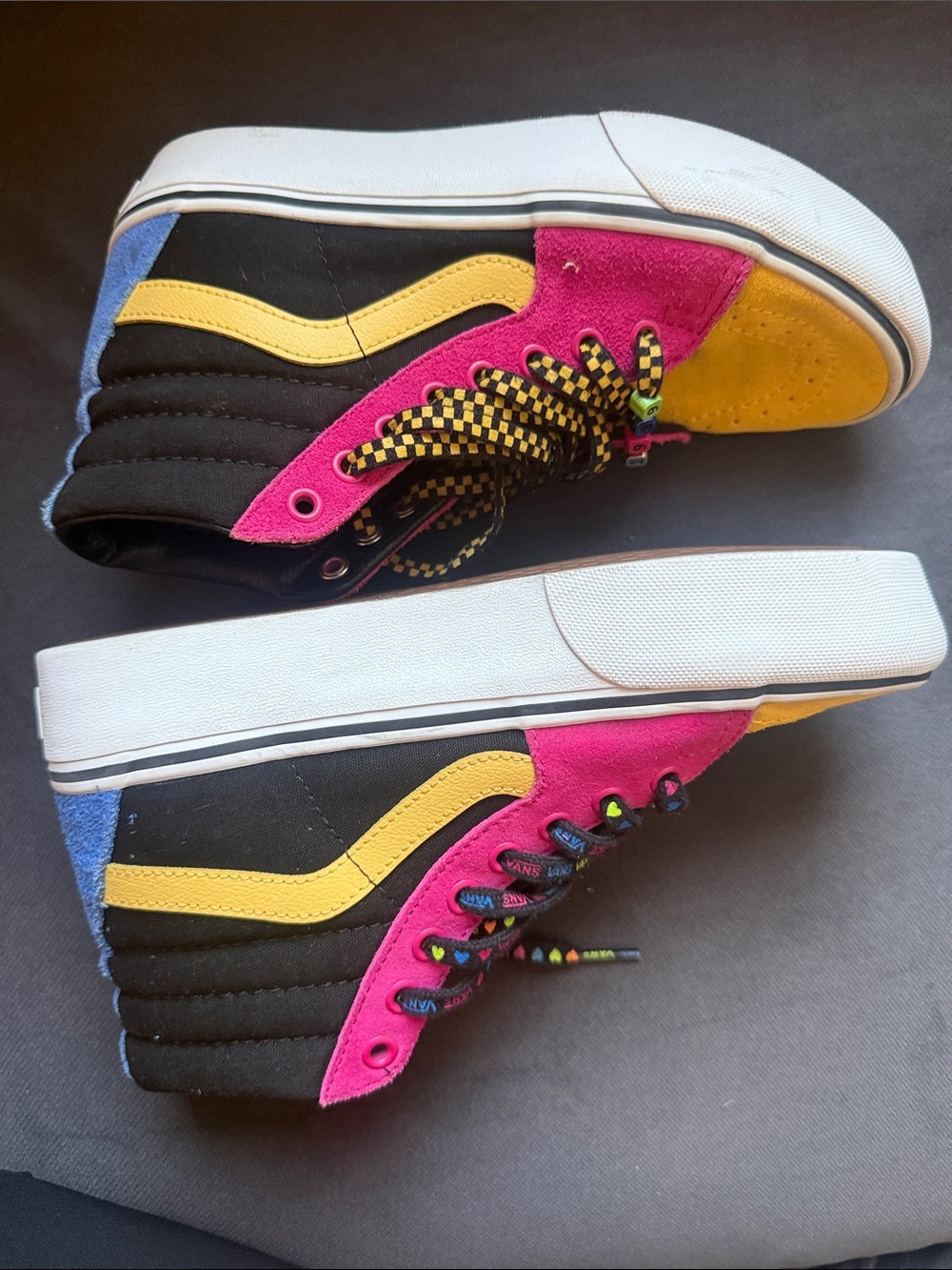Vans women’s  High-Top Sneakers in Yellow and Pink with Checkerboard Laces - Picture 6 of 9